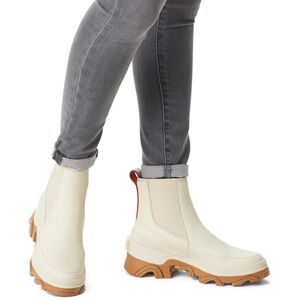 Sorel Cream and Tan Winter Boots